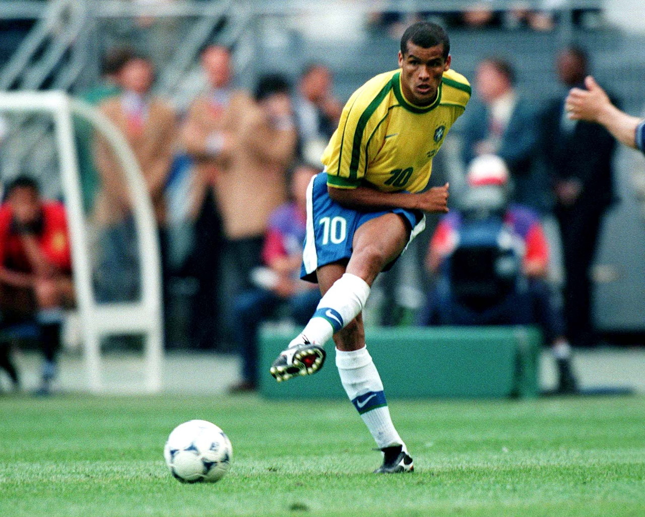 他在外线如 他在外线如