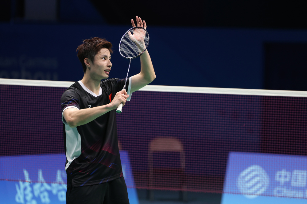 依旧能将球 依旧能将球